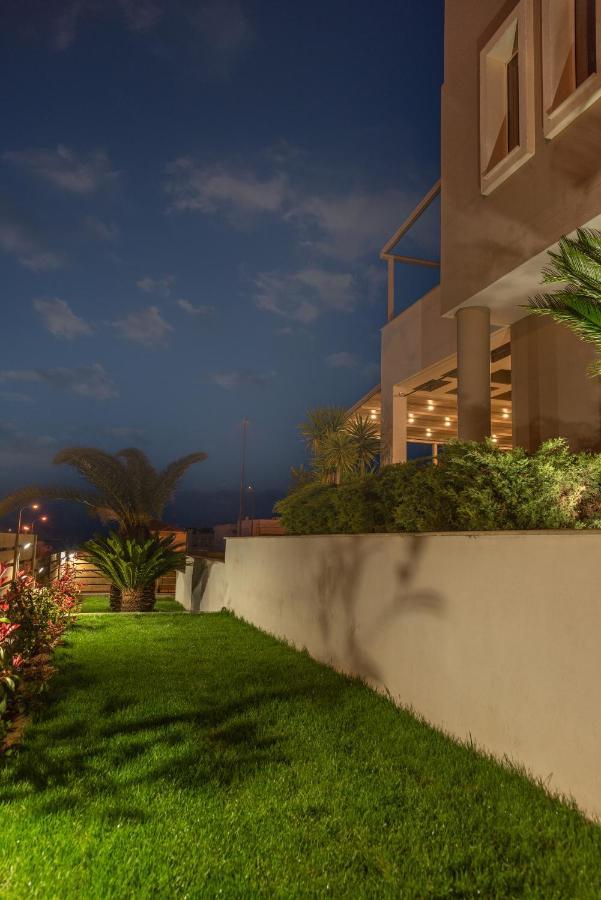 Villa Luminous Nea Iraklitsa Buitenkant foto