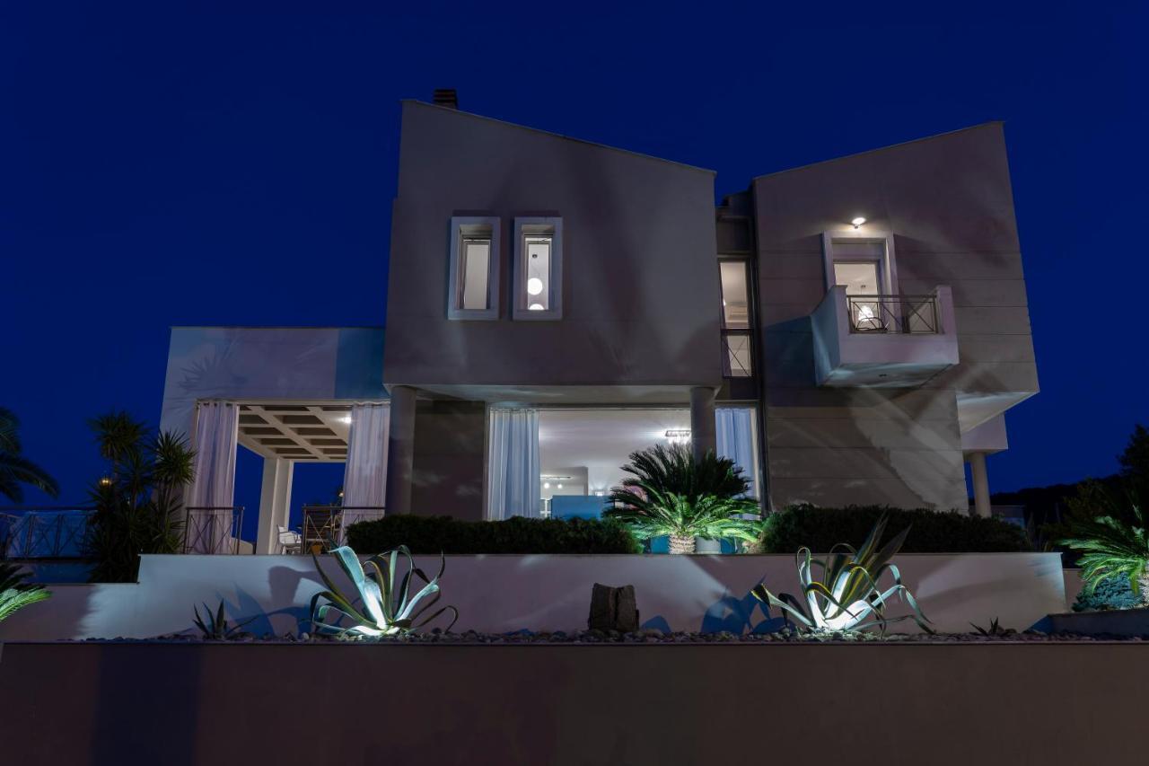 Villa Luminous Nea Iraklitsa Buitenkant foto